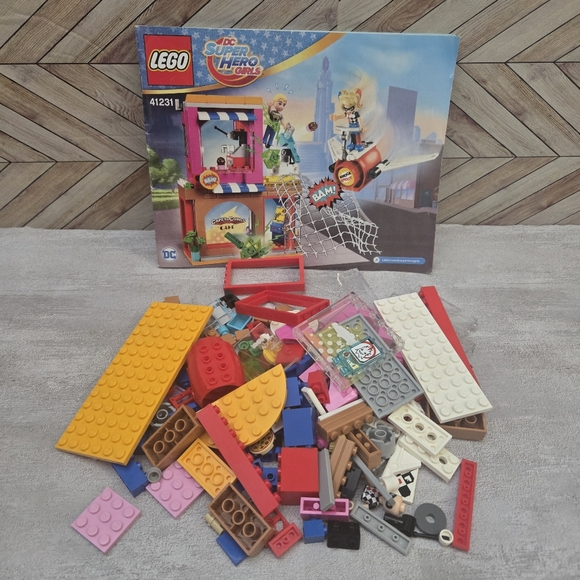 LEGO DC Super Hero Girls 41231 Harley Quinn to the Rescue Set Building Blocks - Picture 9 of 13